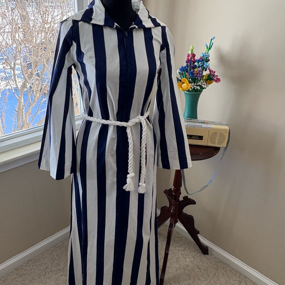 Vtg NWT 1960s Blue/White Cabana Maxi Dress with Hood - size small